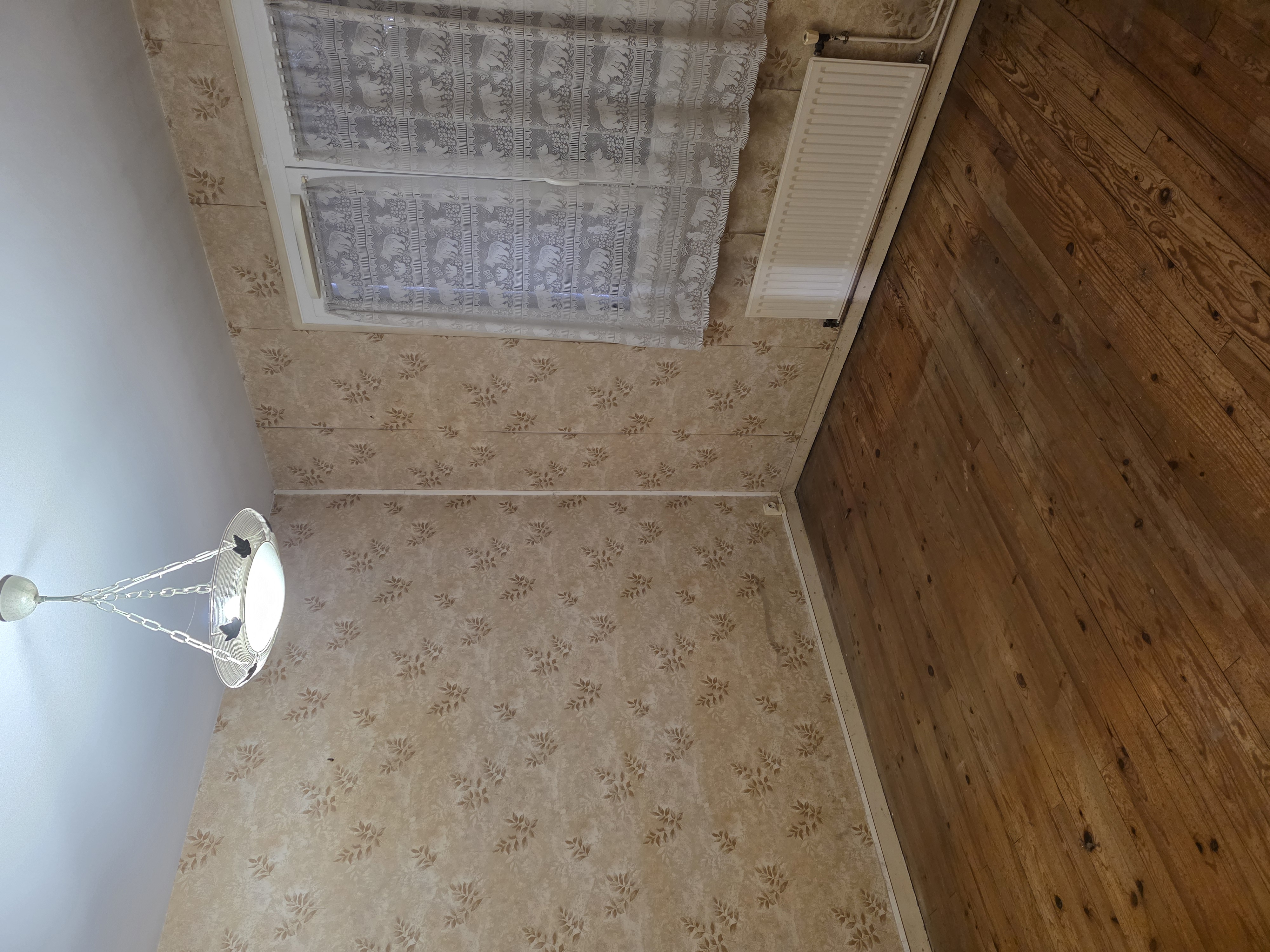 Même intérieur après débarras, vide et propre